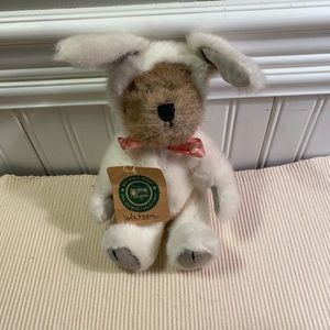 Boyds bears "Watson" bear in bunny costume. Has tags, very good condition.